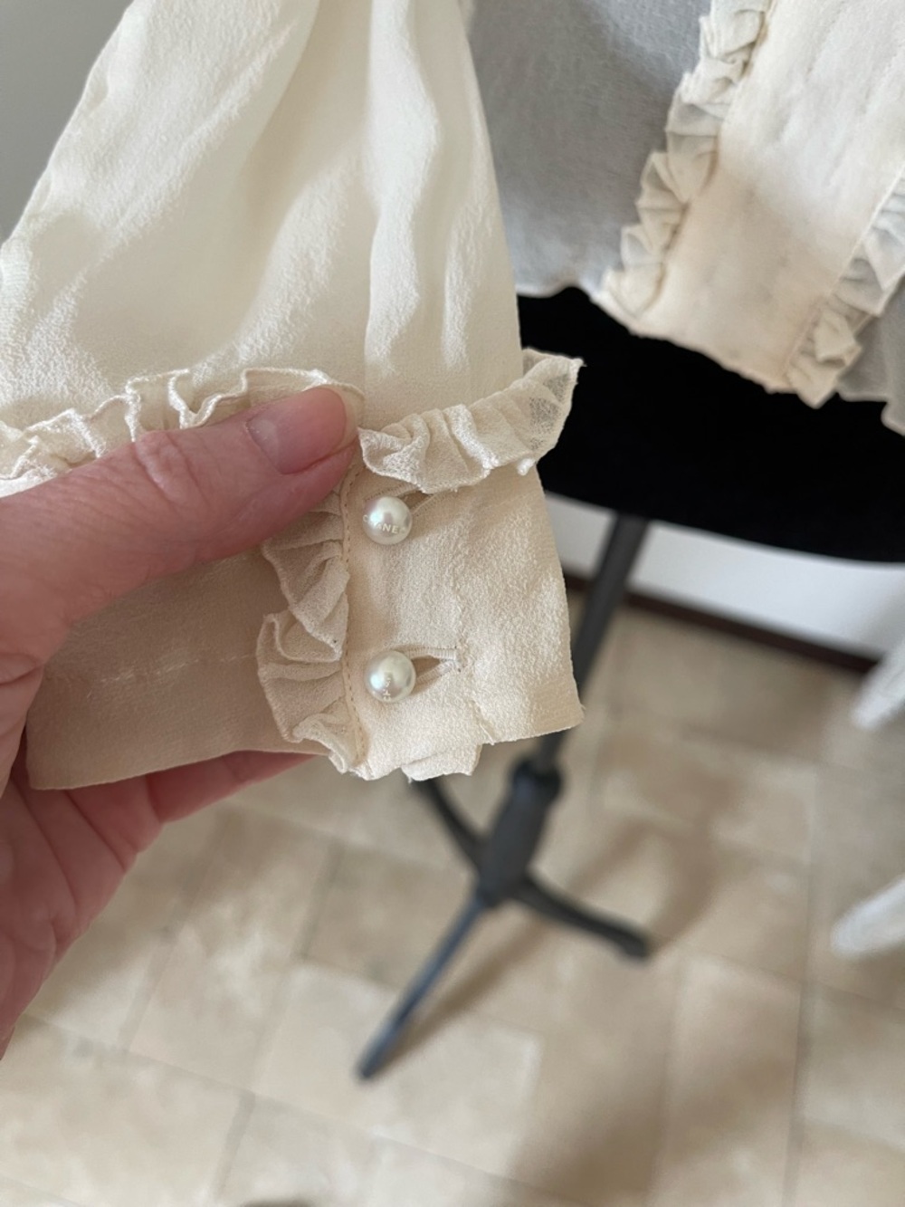 CHANEL Blouse - Picture 5 of 16